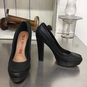 True Religion Black Leather Platform Pumps Sz 37.5